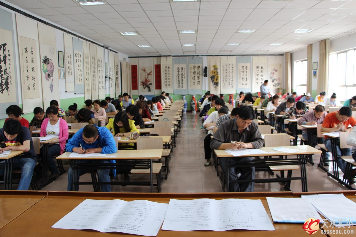 我校举行“强基固本，提高师能”教师基本功竞赛