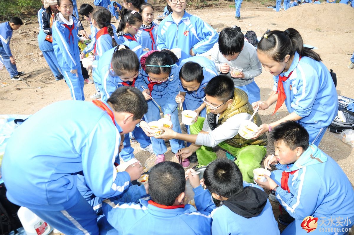 我校举行“赏景健行，感悟秋韵”走向大自然实践体验教育活动掠影