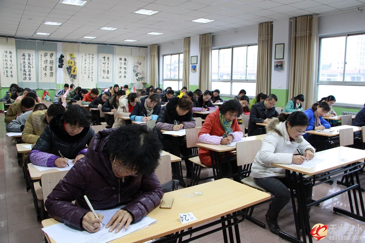 我校举行“强基固本，提高师能”教师基本功大赛