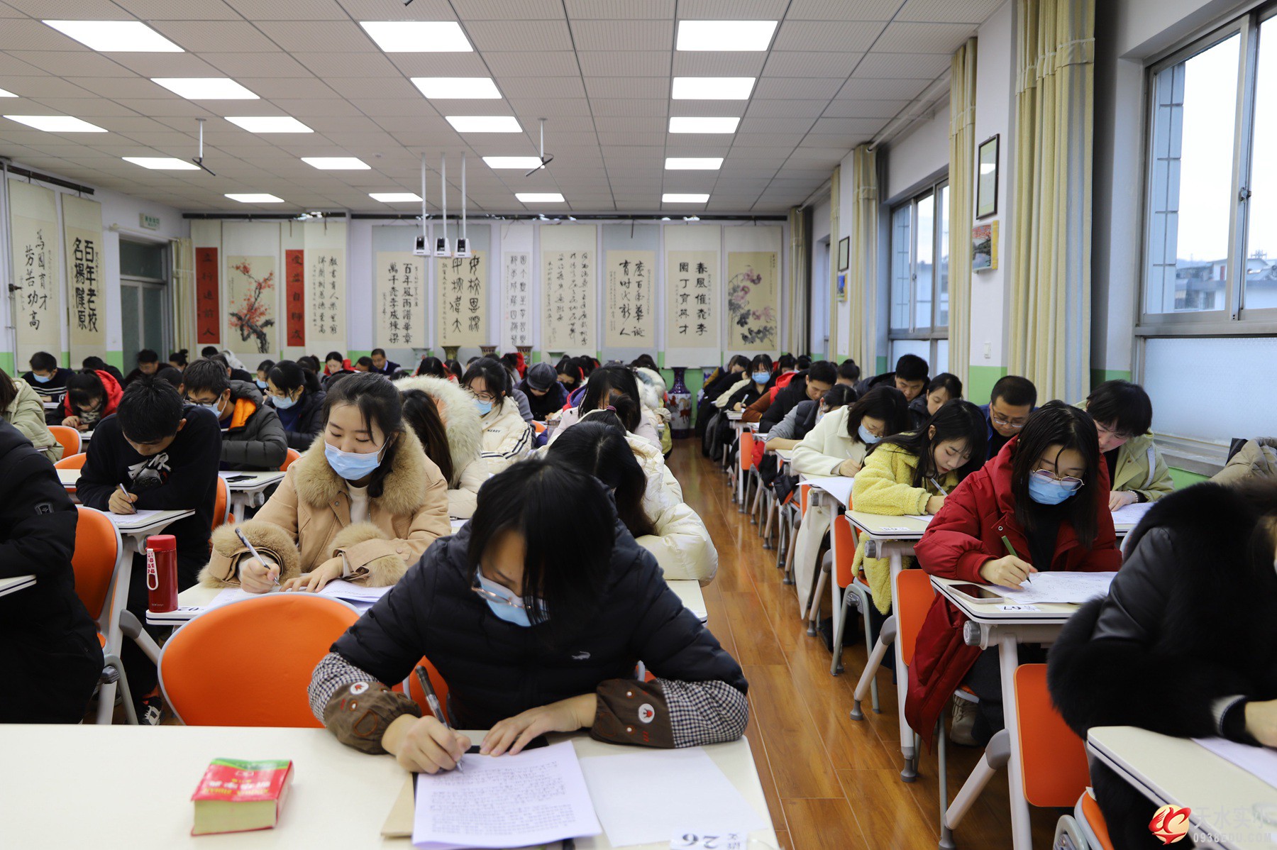我校举行“强基固本，提高师能”教师基本功竞赛