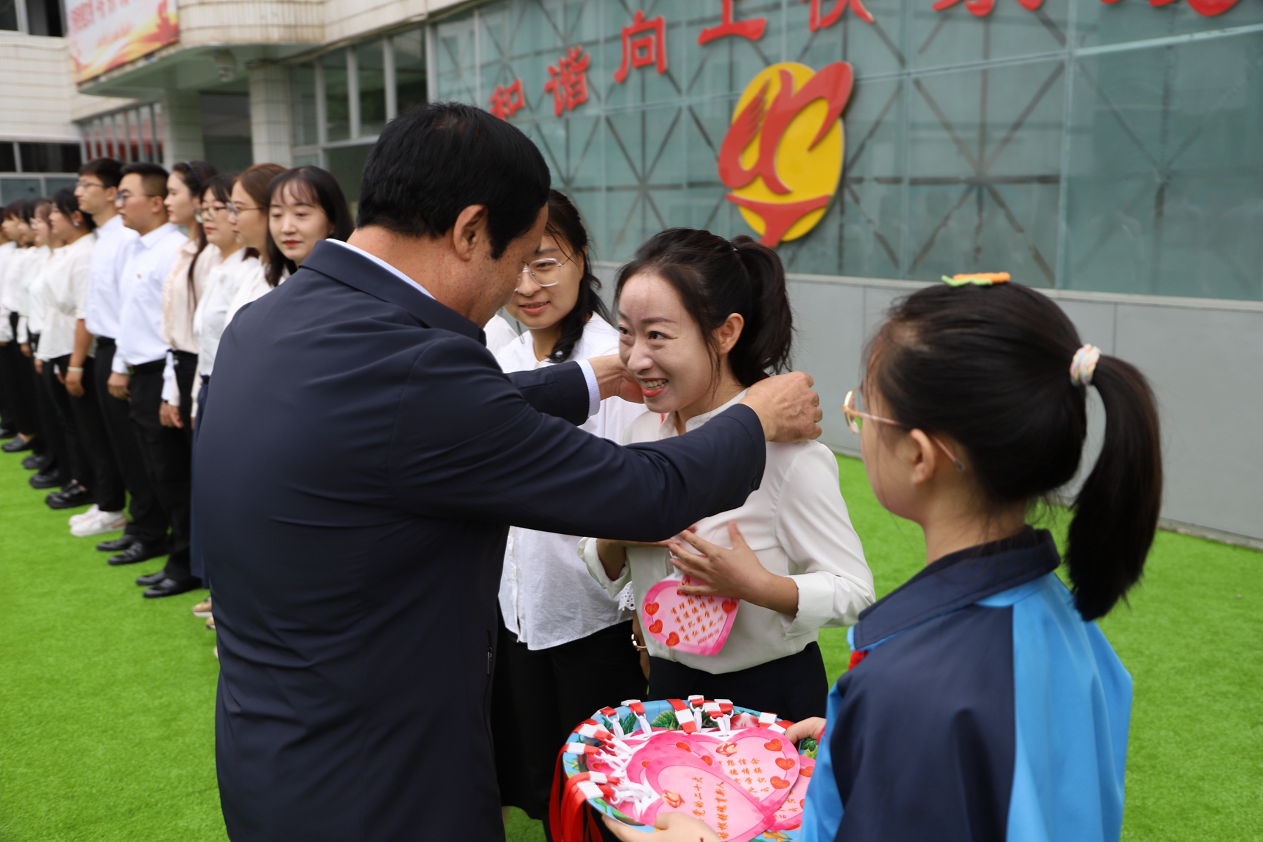 迎接党的二十大，培根铸魂育新人——天水市实验小学举行第38个教师节庆祝大会