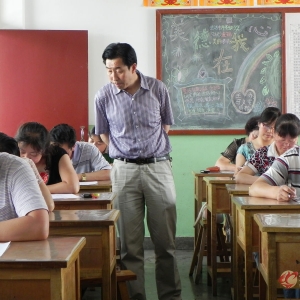 我校举行教师基本功竞赛