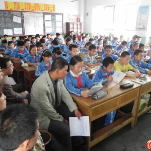 天水市实验小学开展“亲近课堂，共促成长”家长访校活动