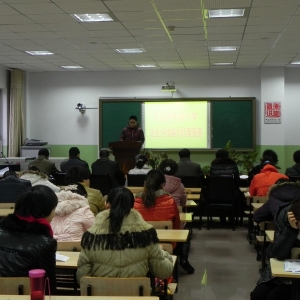 我校举行班主任技能与机智竞赛